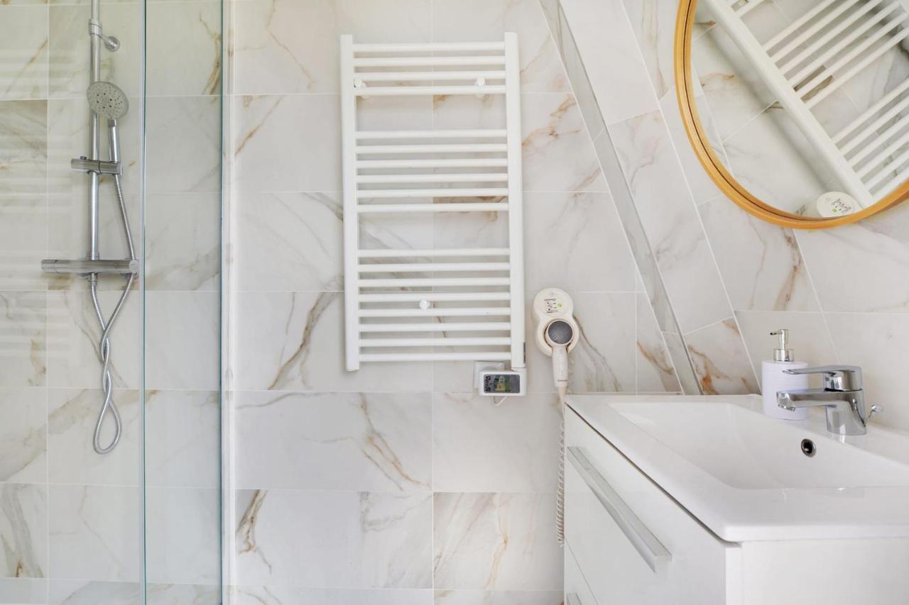 Exceptional Triplex With Terrace - Montmartre Apartment Paris Bagian luar foto
